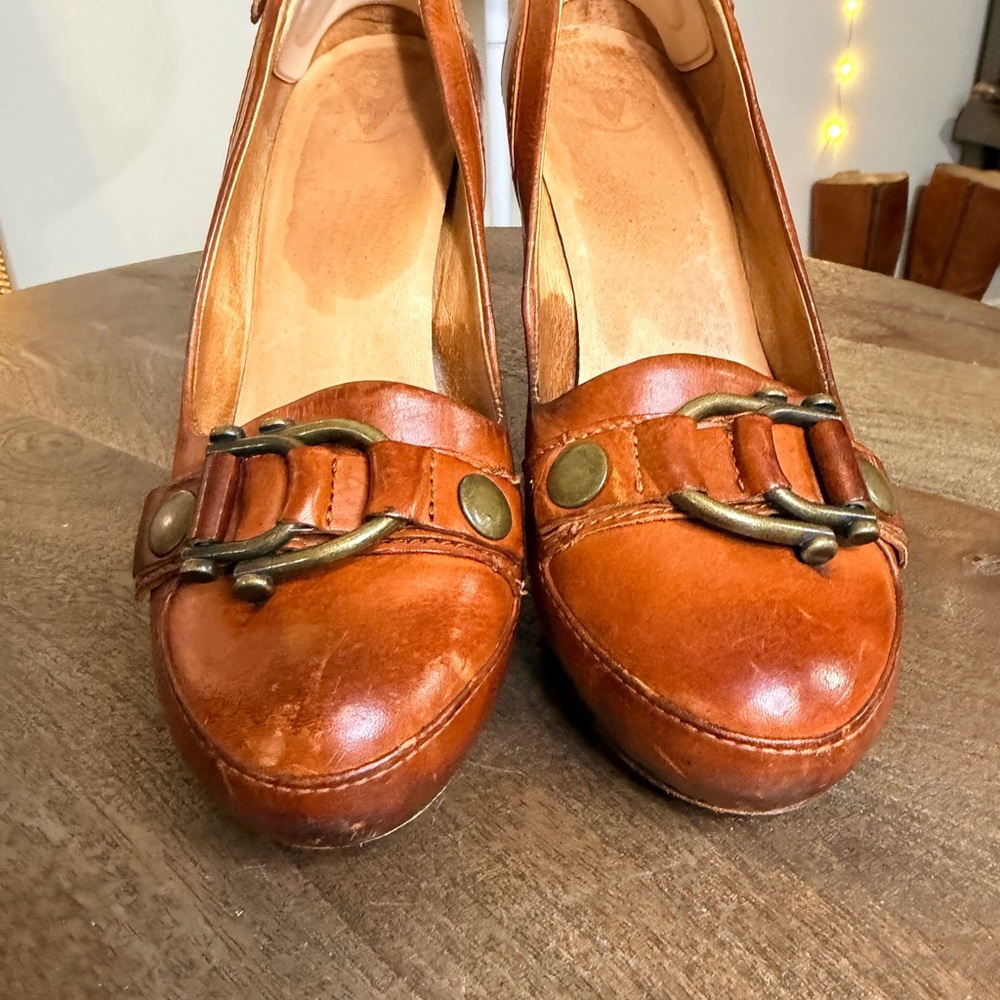 Vintage Frye Redwood Pump in Cognac - Picture 8 of 9
